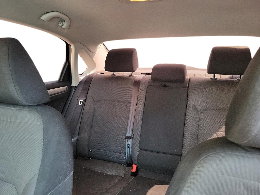 2020 Volkswagen Passat Comfortline 2.0T 6sp at w/Tip in Stratford, Ontario - 17 - w1024h768px