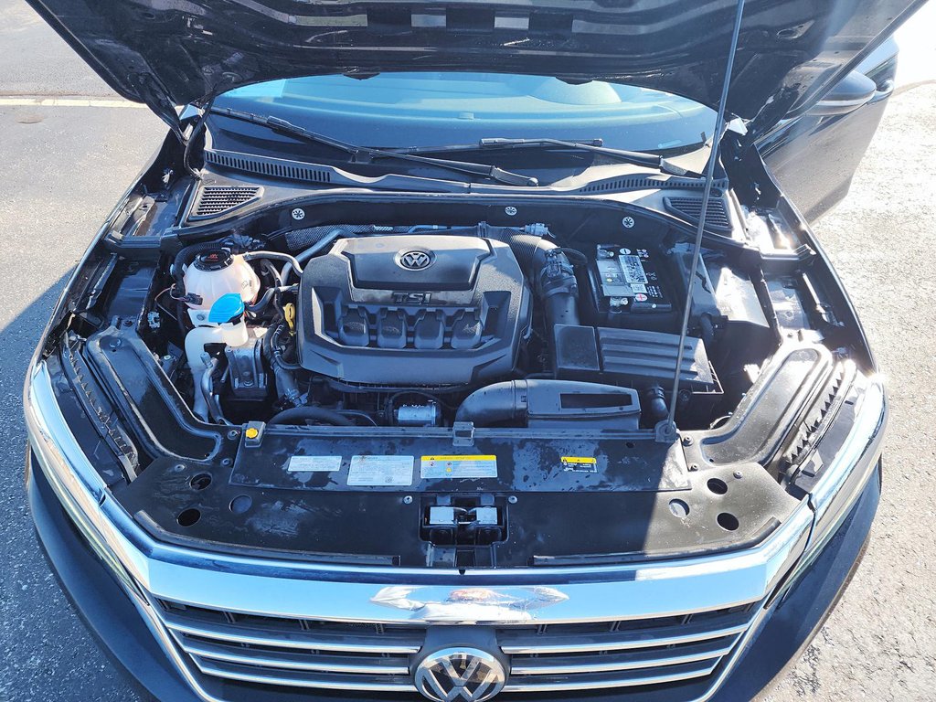 2022  Passat Highline 2.0T 6sp at w/Tip in Stratford, Ontario - 8 - w1024h768px