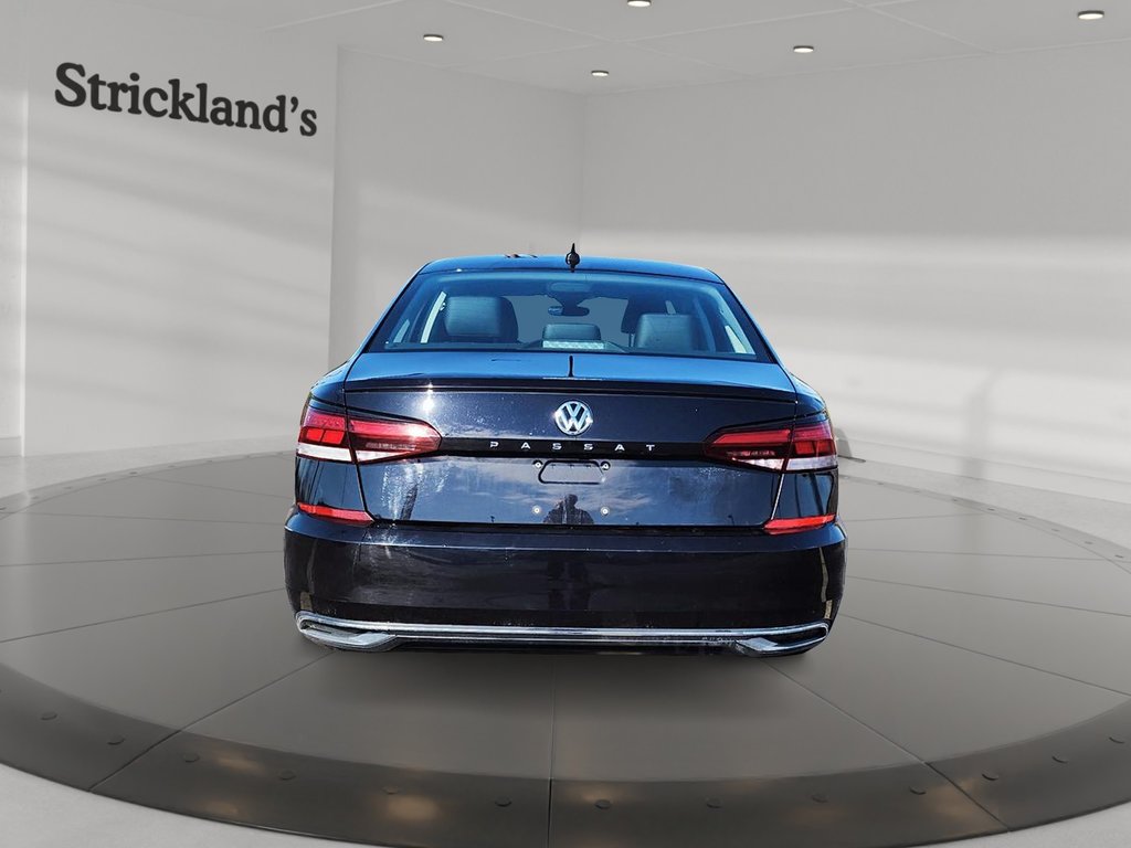 2022  Passat Highline 2.0T 6sp at w/Tip in Stratford, Ontario - 3 - w1024h768px