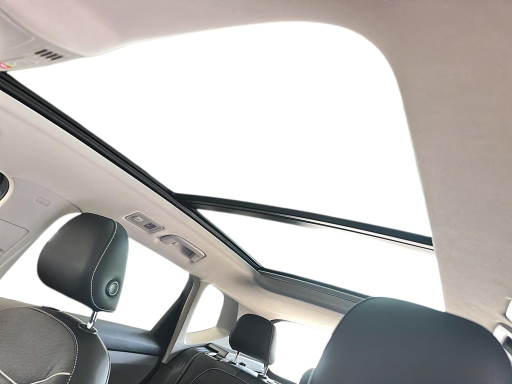 2023 Volkswagen Taos Comfortline 1.5T 7sp at DSG w/ Tip 4M in Stratford, Ontario - 16 - w1024h768px