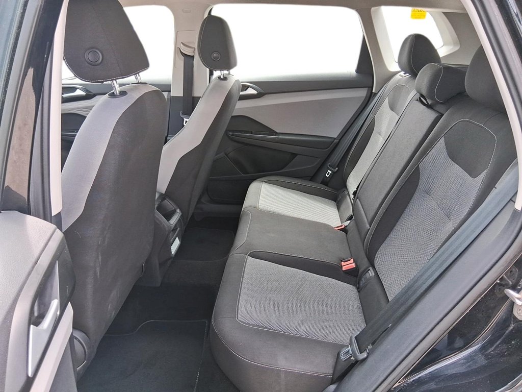 2023 Volkswagen Taos Trendline 1.5T 7sp at DSG w/ Tip 4M EOP in Stratford, Ontario - 9 - w1024h768px