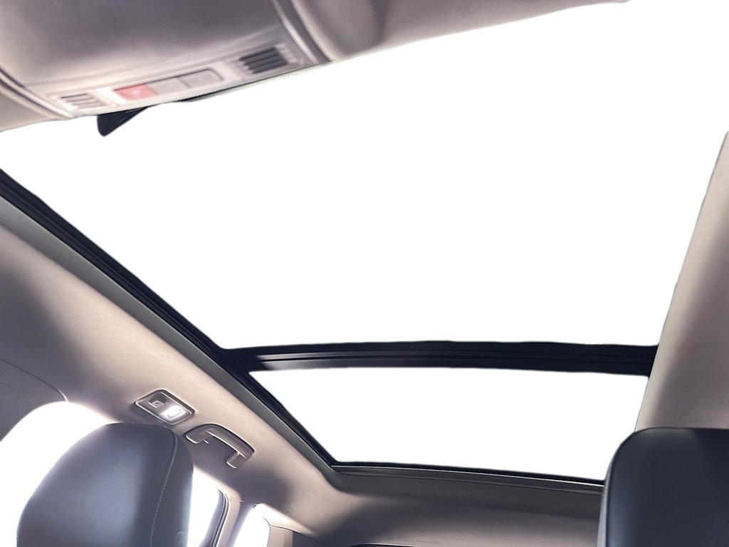 2024 Volkswagen Taos Comfortline 1.5T 8sp w/ Tip FWD in Stratford, Ontario - 16 - w1024h768px