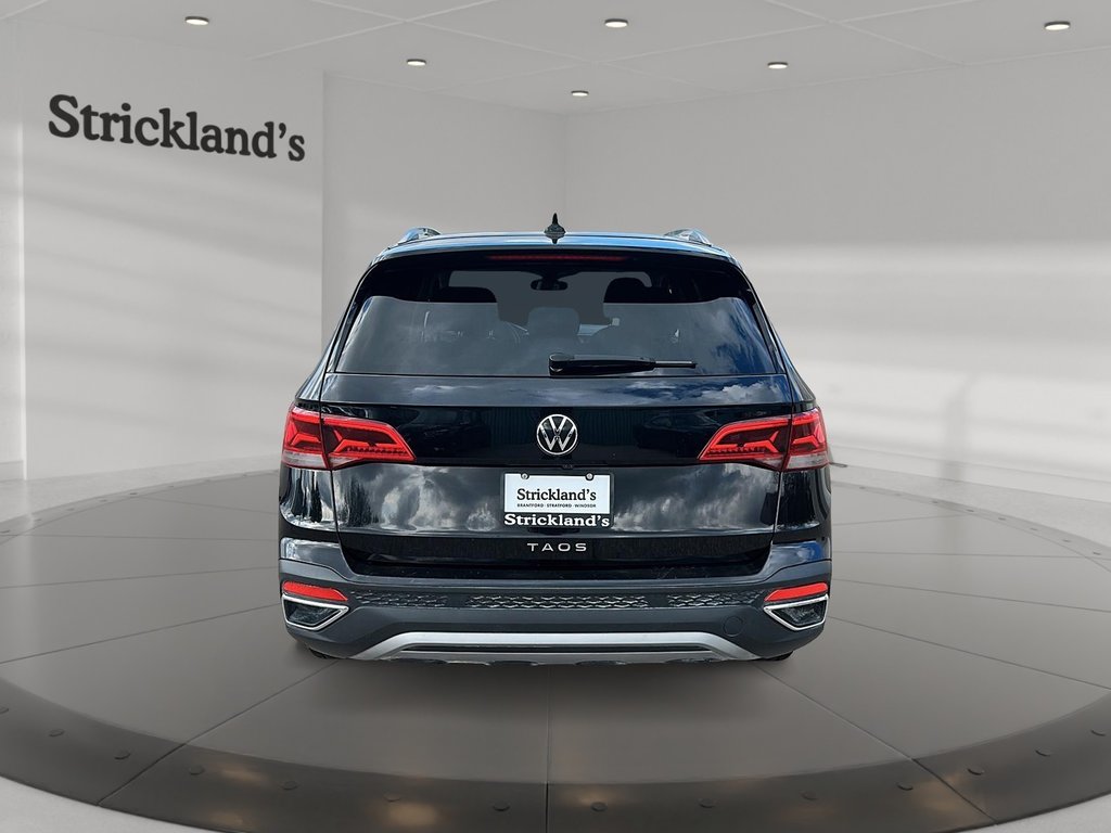 2024 Volkswagen Taos Comfortline 1.5T 8sp w/ Tip FWD in Stratford, Ontario - 3 - w1024h768px