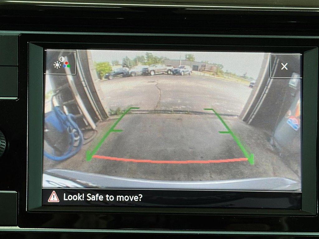 2024 Volkswagen Taos Trendline 1.5T 7sp at DSG w/ Tip 4M in Stratford, Ontario - 16 - w1024h768px