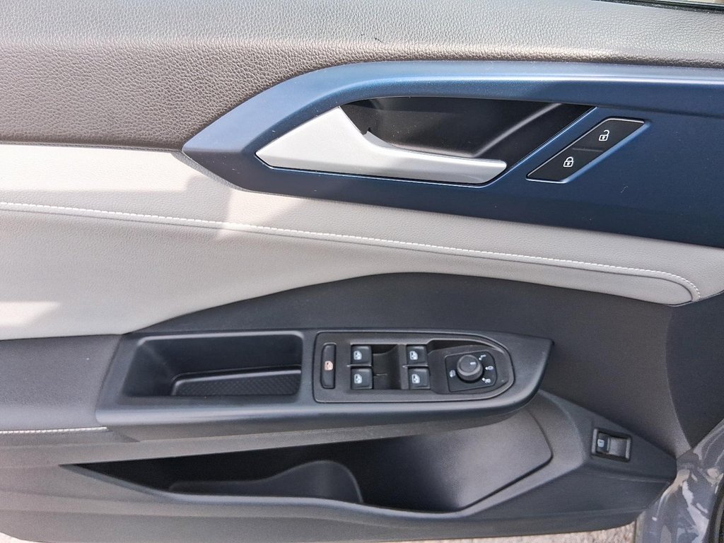 2024 Volkswagen Taos Comfortline 1.5T 8sp w/ Tip FWD in Stratford, Ontario - 10 - w1024h768px