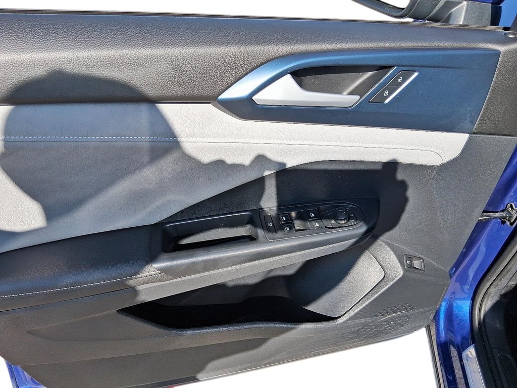 2024 Volkswagen Taos Comfortline 1.5T 8sp w/ Tip FWD in Stratford, Ontario - 10 - w1024h768px