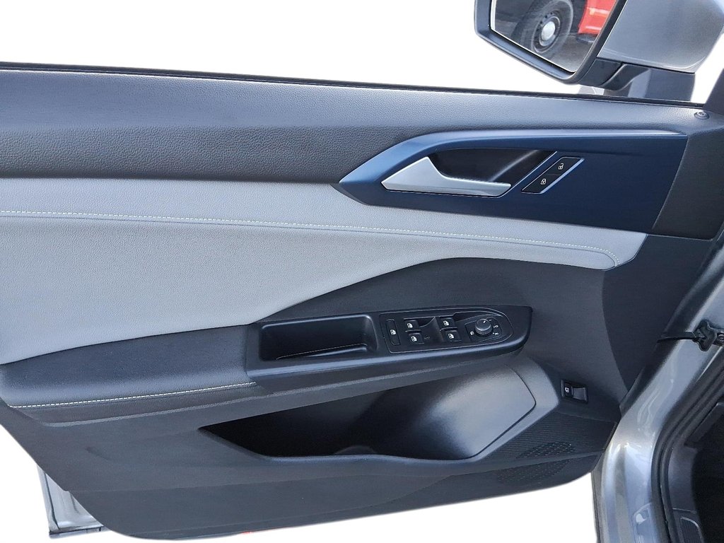 2024 Volkswagen Taos Comfortline 1.5T 8sp w/ Tip FWD in Stratford, Ontario - 10 - w1024h768px