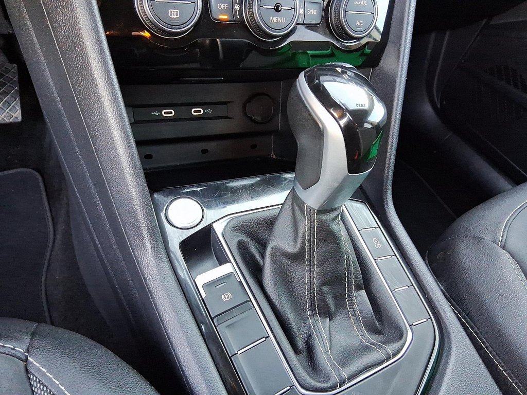 2024 Volkswagen Taos Comfortline 1.5T 8sp w/ Tip FWD in Stratford, Ontario - 15 - w1024h768px