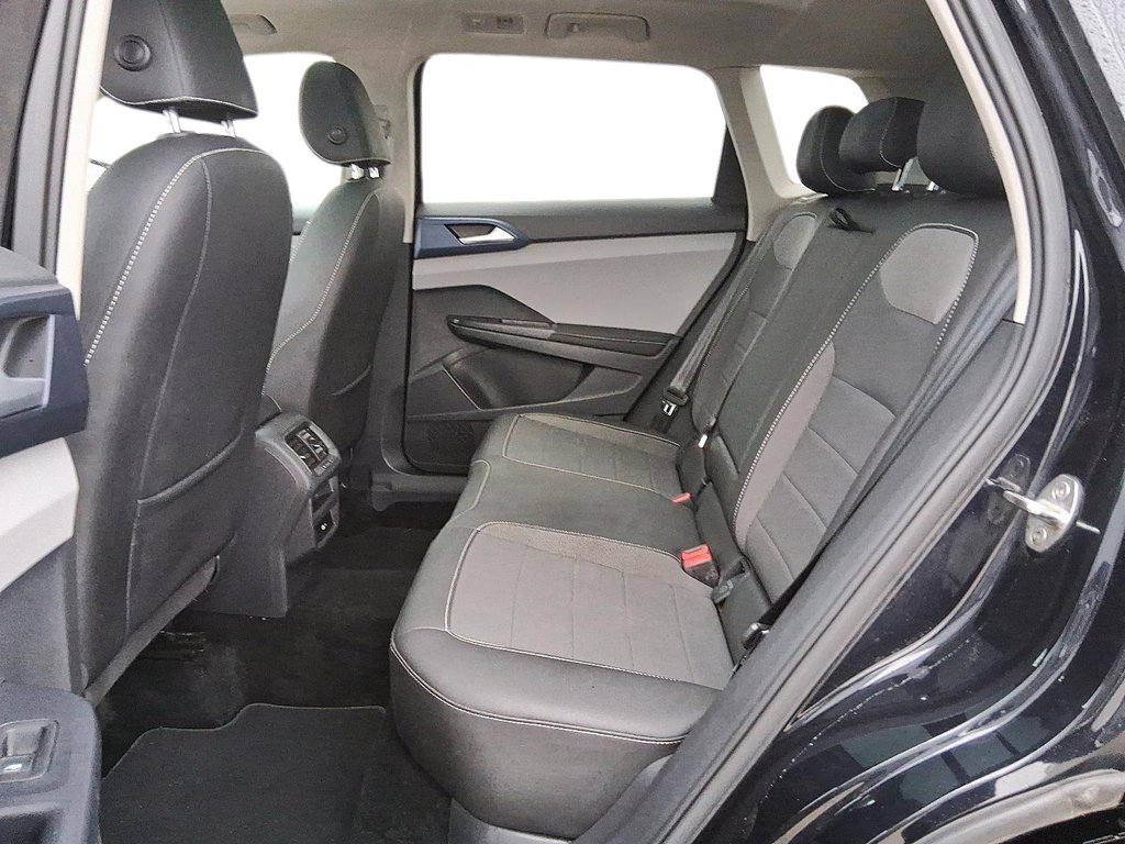 2024 Volkswagen Taos Comfortline 1.5T 8sp w/ Tip FWD in Stratford, Ontario - 9 - w1024h768px