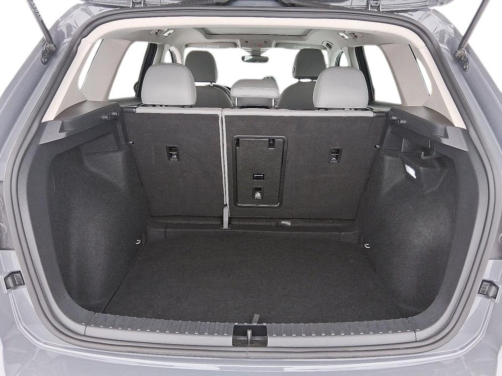 2024 Volkswagen Taos Comfortline 1.5T 8sp w/ Tip FWD in Stratford, Ontario - 6 - w1024h768px