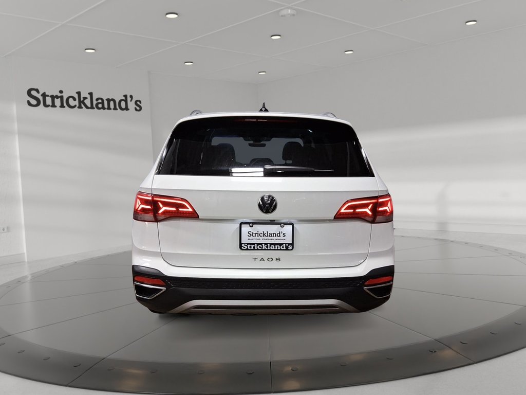 2024 Volkswagen Taos Comfortline 1.5T 8sp w/ Tip FWD in Stratford, Ontario - 3 - w1024h768px