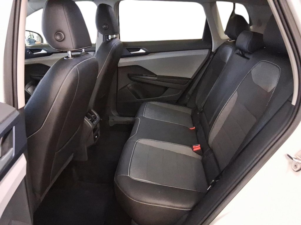 2024 Volkswagen Taos Comfortline 1.5T 8sp w/ Tip FWD in Stratford, Ontario - 9 - w1024h768px