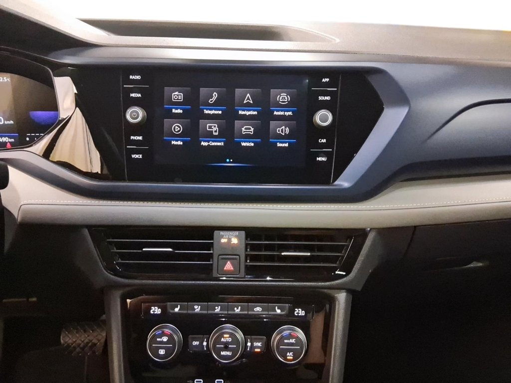 2024 Volkswagen Taos Comfortline 1.5T 8sp w/ Tip FWD in Stratford, Ontario - 15 - w1024h768px