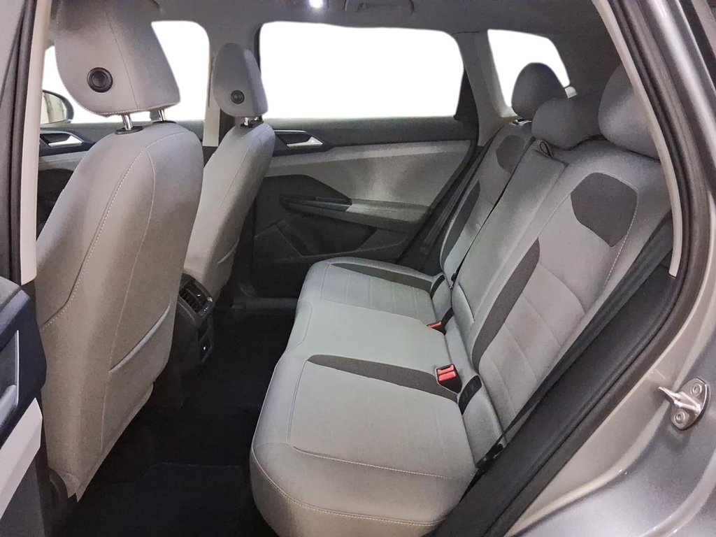 2024 Volkswagen Taos Comfortline 1.5T 8sp w/ Tip FWD in Stratford, Ontario - 9 - w1024h768px