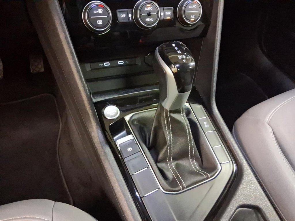 2024 Volkswagen Taos Comfortline 1.5T 8sp w/ Tip FWD in Stratford, Ontario - 16 - w1024h768px