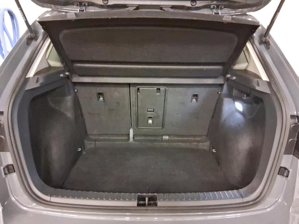 2024 Volkswagen Taos Comfortline 1.5T 8sp w/ Tip FWD in Stratford, Ontario - 6 - w1024h768px