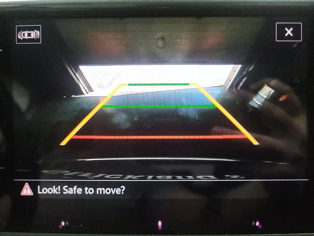 2024 Volkswagen Taos Highline 1.5T 7sp at DSG w/ Tip 4M in Stratford, Ontario - 16 - w1024h768px