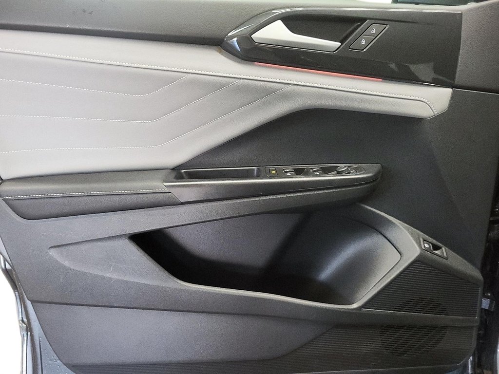 2024 Volkswagen Taos Highline 1.5T 7sp at DSG w/ Tip 4M in Stratford, Ontario - 10 - w1024h768px