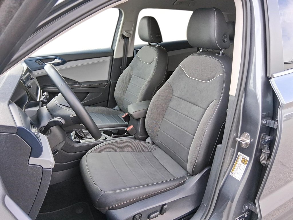 2024 Volkswagen Taos Comfortline 1.5T 8sp w/ Tip FWD in Stratford, Ontario - 8 - w1024h768px