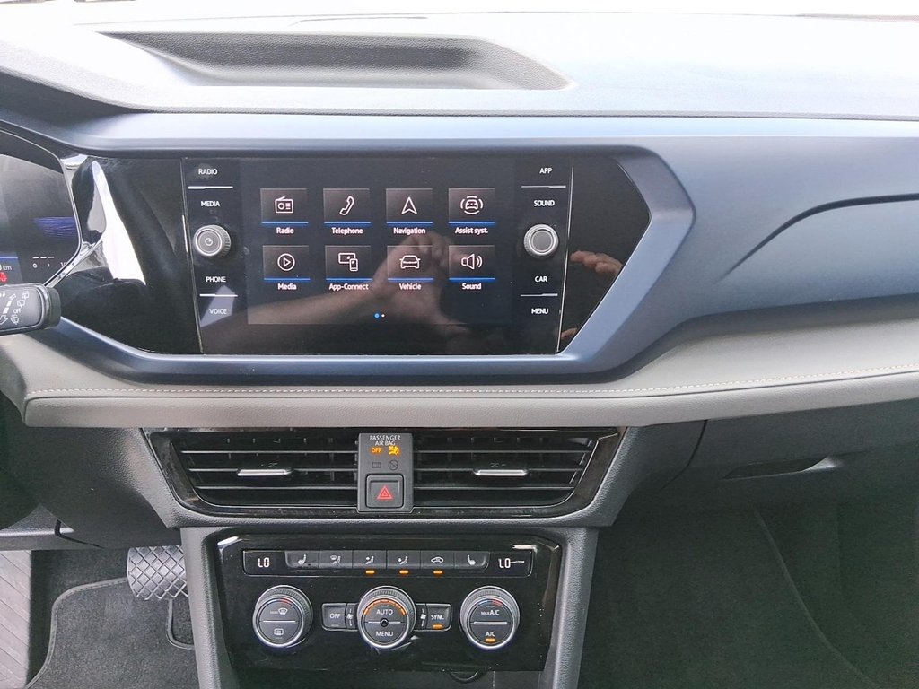 2024 Volkswagen Taos Comfortline 1.5T 8sp w/ Tip FWD in Stratford, Ontario - 15 - w1024h768px