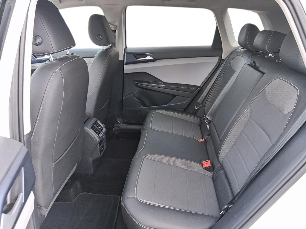 2024 Volkswagen Taos Comfortline 1.5T 8sp w/ Tip FWD in Stratford, Ontario - 9 - w1024h768px