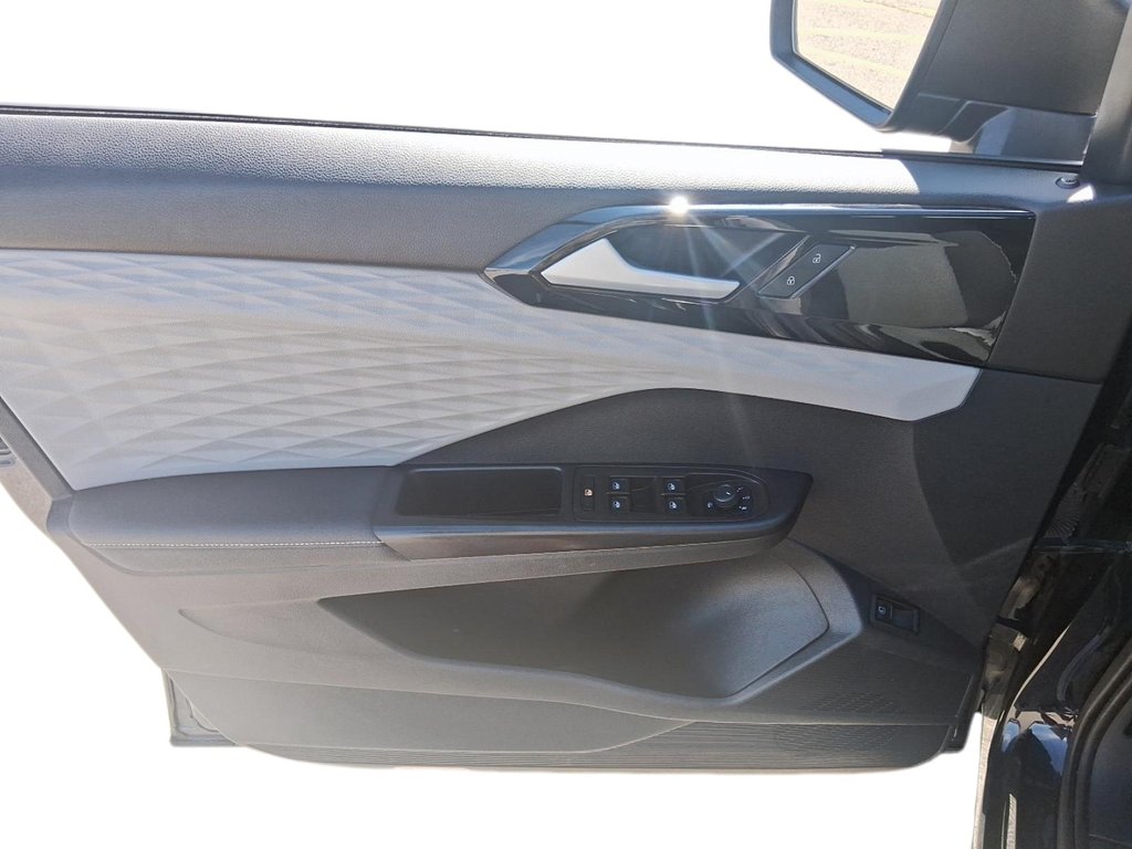 2024 Volkswagen Taos Trendline 1.5T 7sp at DSG w/ Tip 4M in Stratford, Ontario - 11 - w1024h768px