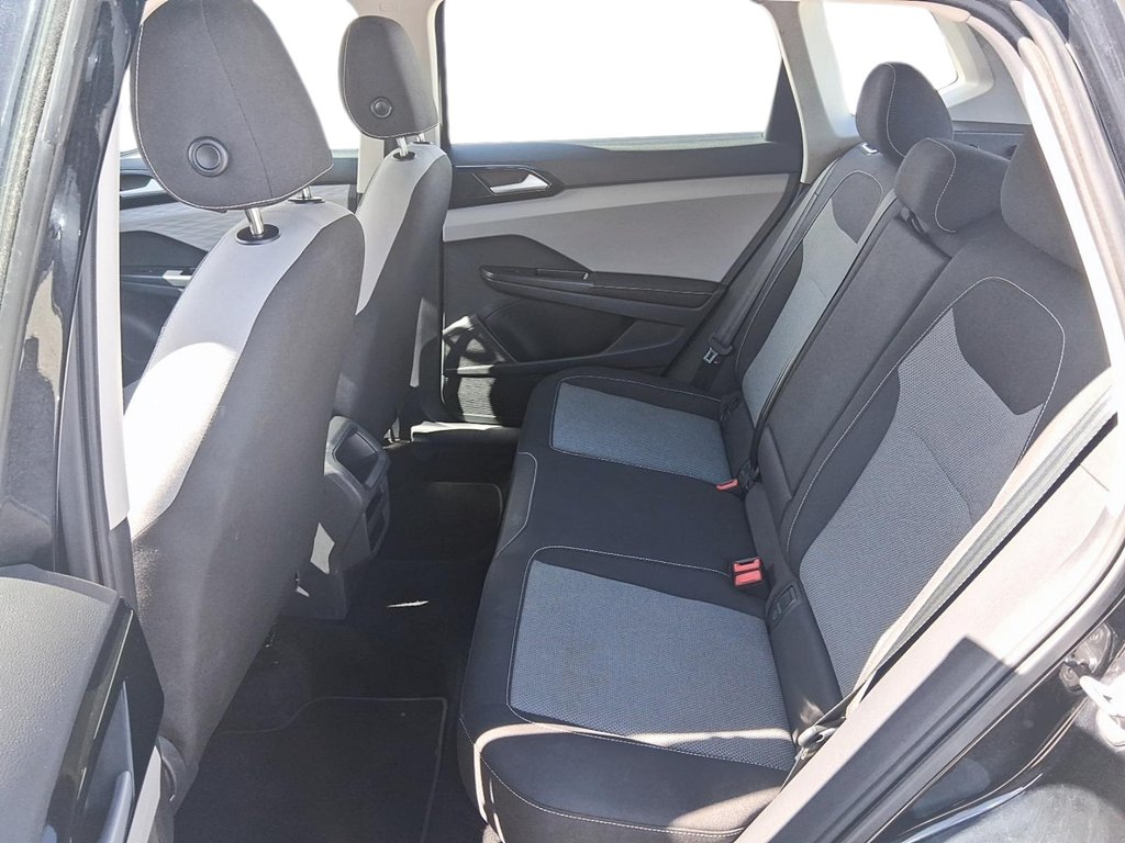 2024 Volkswagen Taos Trendline 1.5T 7sp at DSG w/ Tip 4M in Stratford, Ontario - 9 - w1024h768px