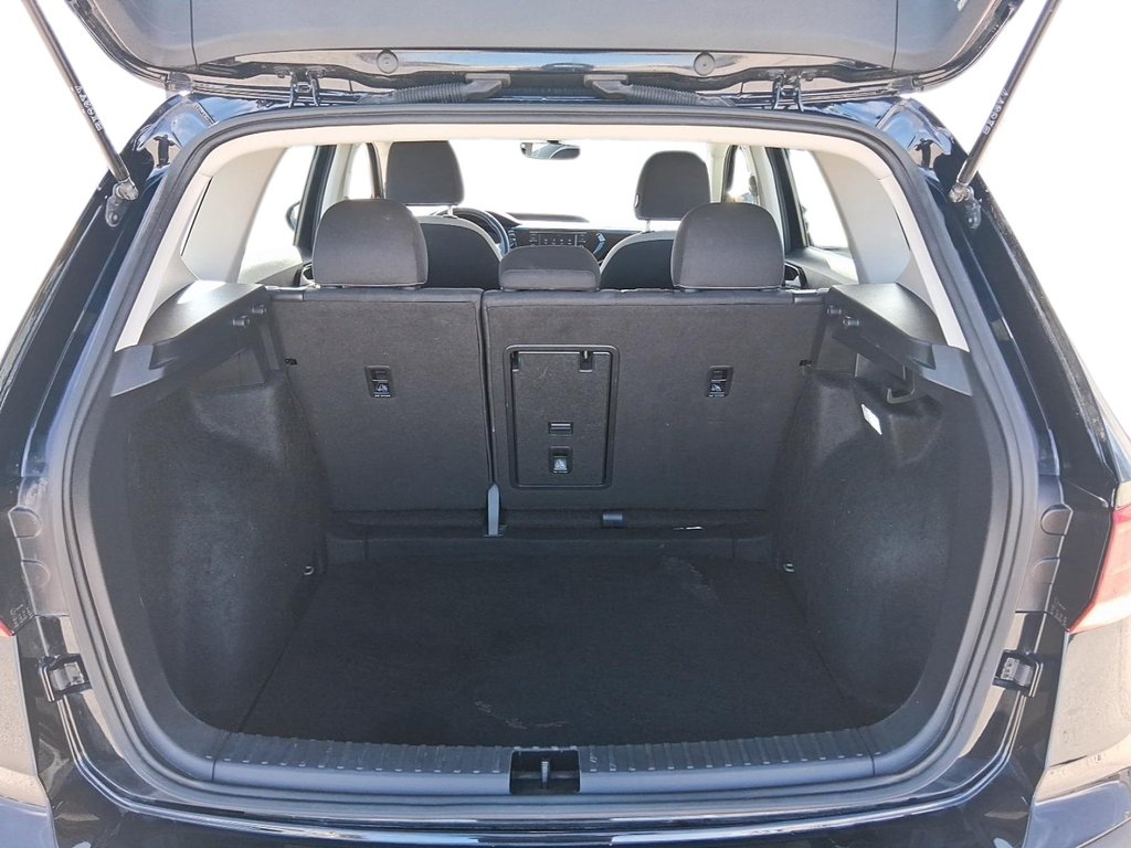 2024 Volkswagen Taos Trendline 1.5T 7sp at DSG w/ Tip 4M in Stratford, Ontario - 6 - w1024h768px