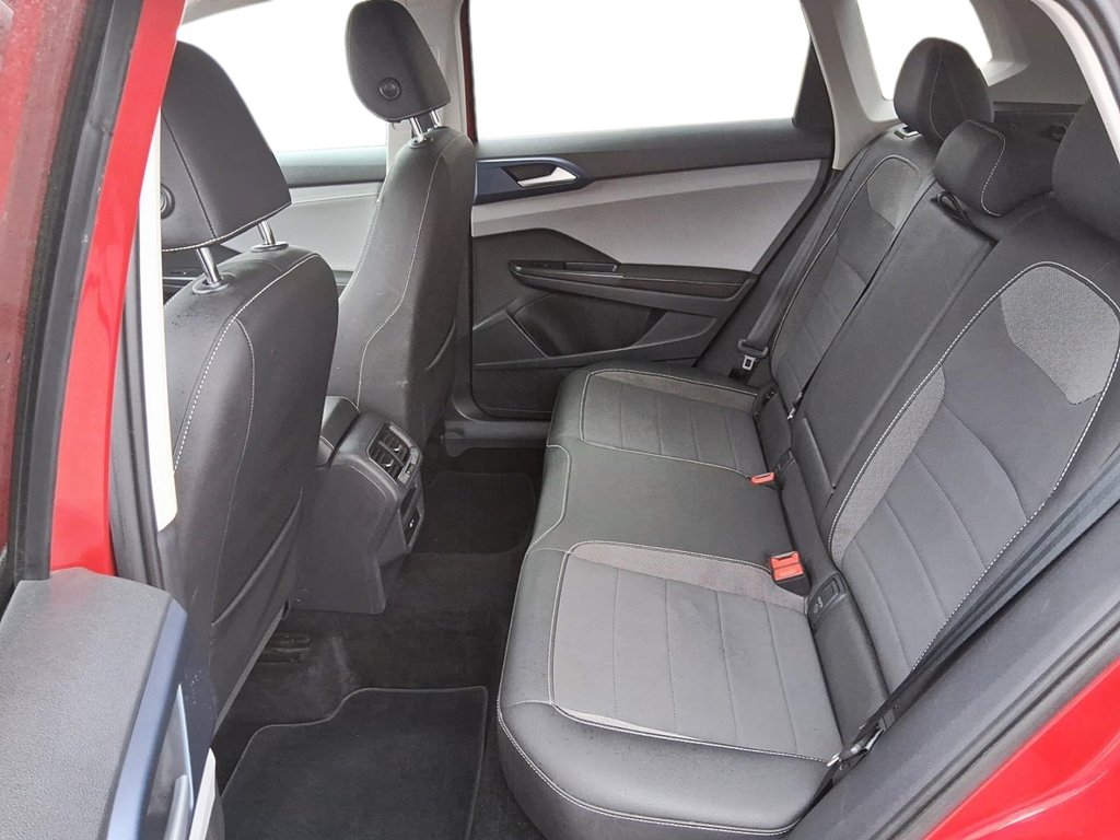 2024 Volkswagen Taos Comfortline 1.5T 8sp w/ Tip FWD in Stratford, Ontario - 9 - w1024h768px