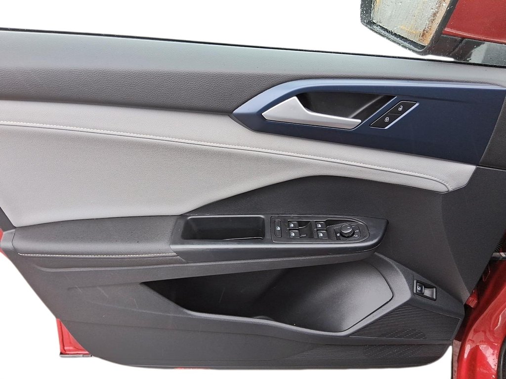 2024 Volkswagen Taos Comfortline 1.5T 8sp w/ Tip FWD in Stratford, Ontario - 11 - w1024h768px