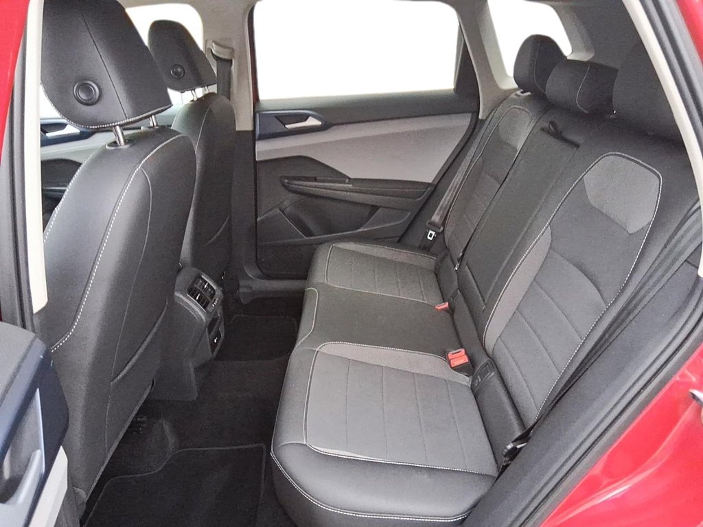 2024 Volkswagen Taos Comfortline 1.5T 7sp at DSG w/ Tip 4M in Stratford, Ontario - 9 - w1024h768px