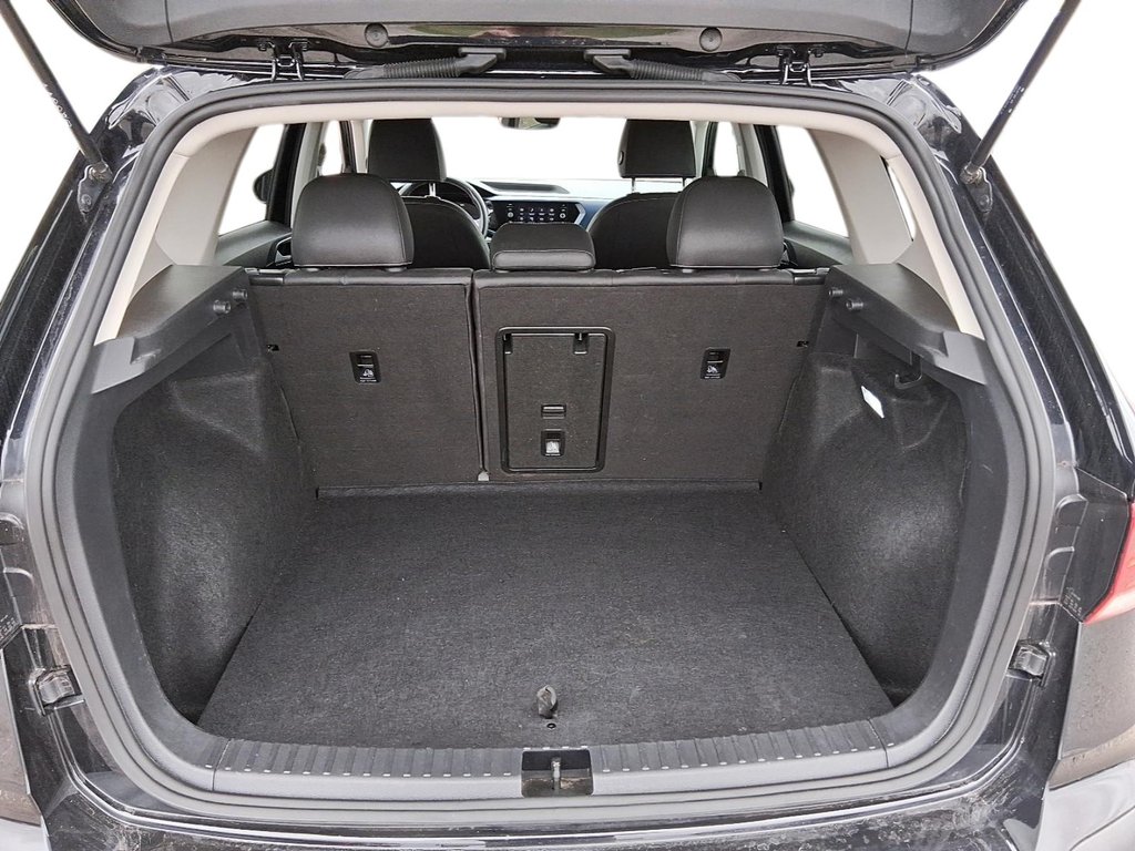 2024 Volkswagen Taos Comfortline 1.5T 7sp at DSG w/ Tip 4M in Stratford, Ontario - 6 - w1024h768px
