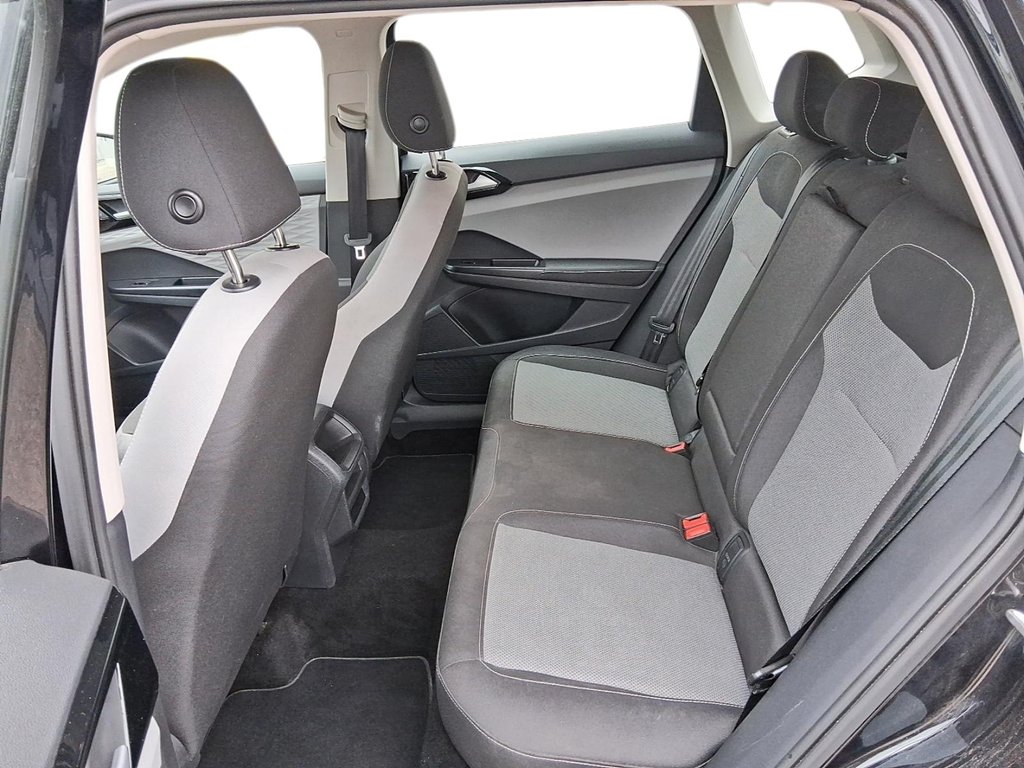 2024 Volkswagen Taos Trendline 1.5T 8sp at w/ Tip in Stratford, Ontario - 9 - w1024h768px
