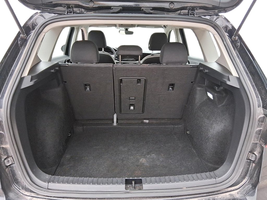 2024 Volkswagen Taos Trendline 1.5T 8sp at w/ Tip in Stratford, Ontario - 6 - w1024h768px