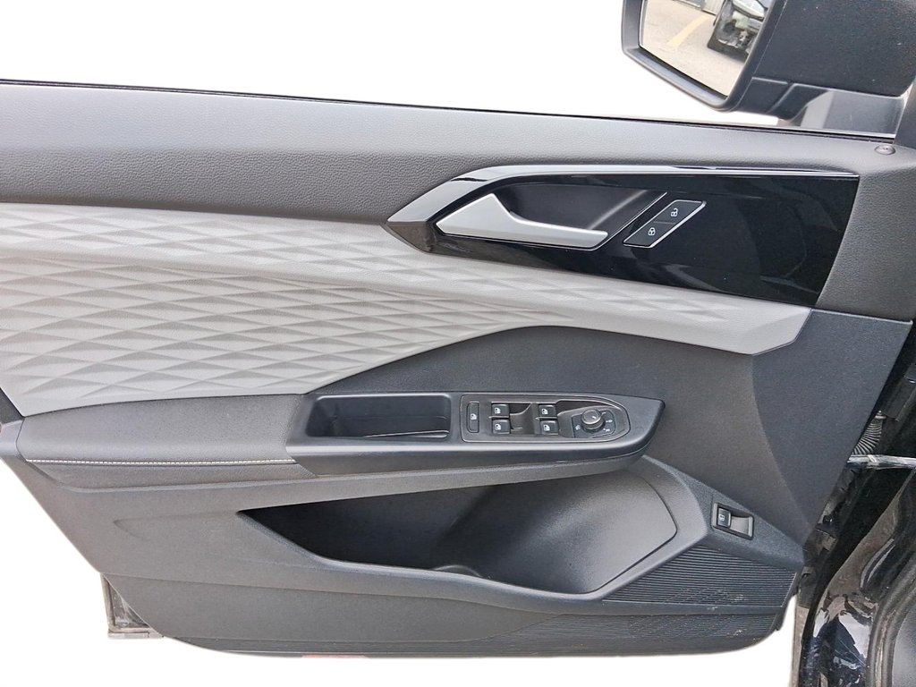 2024 Volkswagen Taos Trendline 1.5T 8sp at w/ Tip in Stratford, Ontario - 11 - w1024h768px