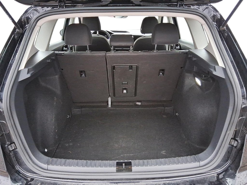 2024 Volkswagen Taos Trendline 1.5T 8sp at w/ Tip in Stratford, Ontario - 6 - w1024h768px