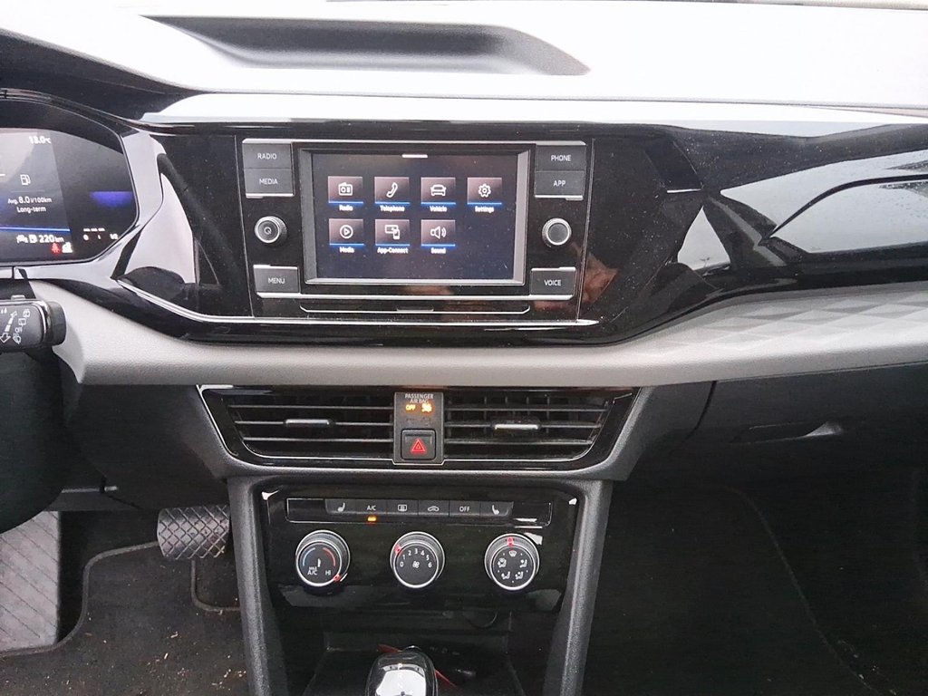 2024 Volkswagen Taos Trendline 1.5T 8sp at w/ Tip in Stratford, Ontario - 15 - w1024h768px