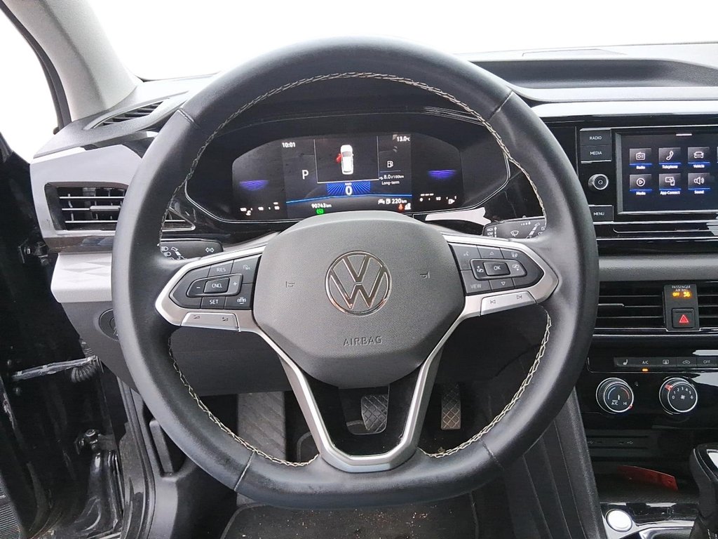 2024 Volkswagen Taos Trendline 1.5T 8sp at w/ Tip in Stratford, Ontario - 12 - w1024h768px