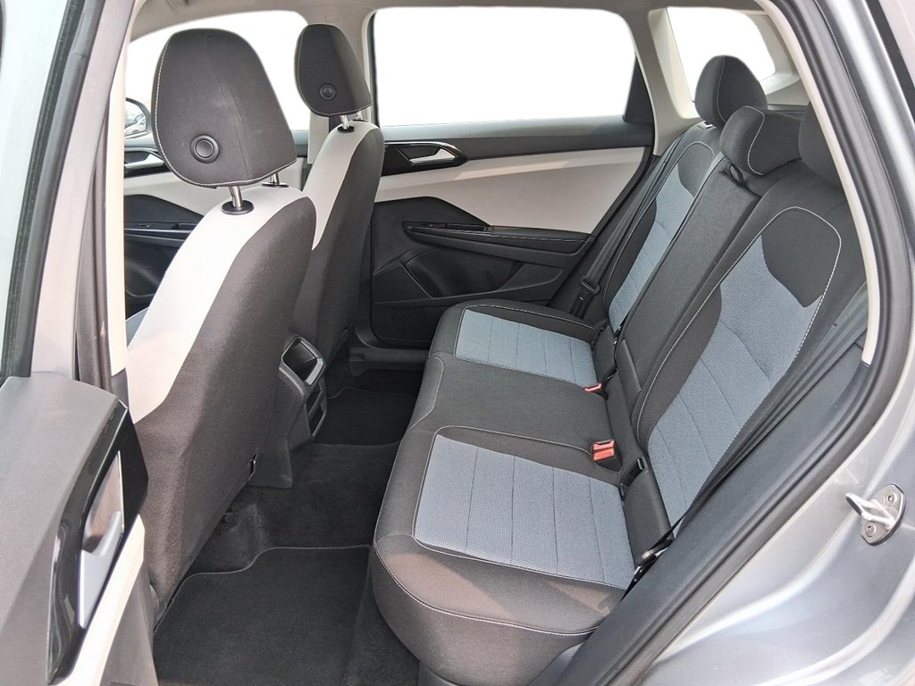 2025 Volkswagen Taos Trendline 4MOTION in Stratford, Ontario - 9 - w1024h768px