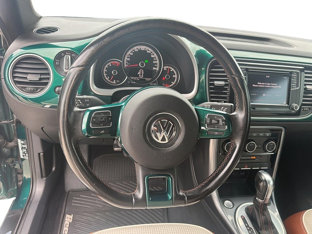 2017 Volkswagen The Beetle Convertible Classic 1.8T 6sp at w/Tip in Stratford, Ontario - 11 - w1024h768px
