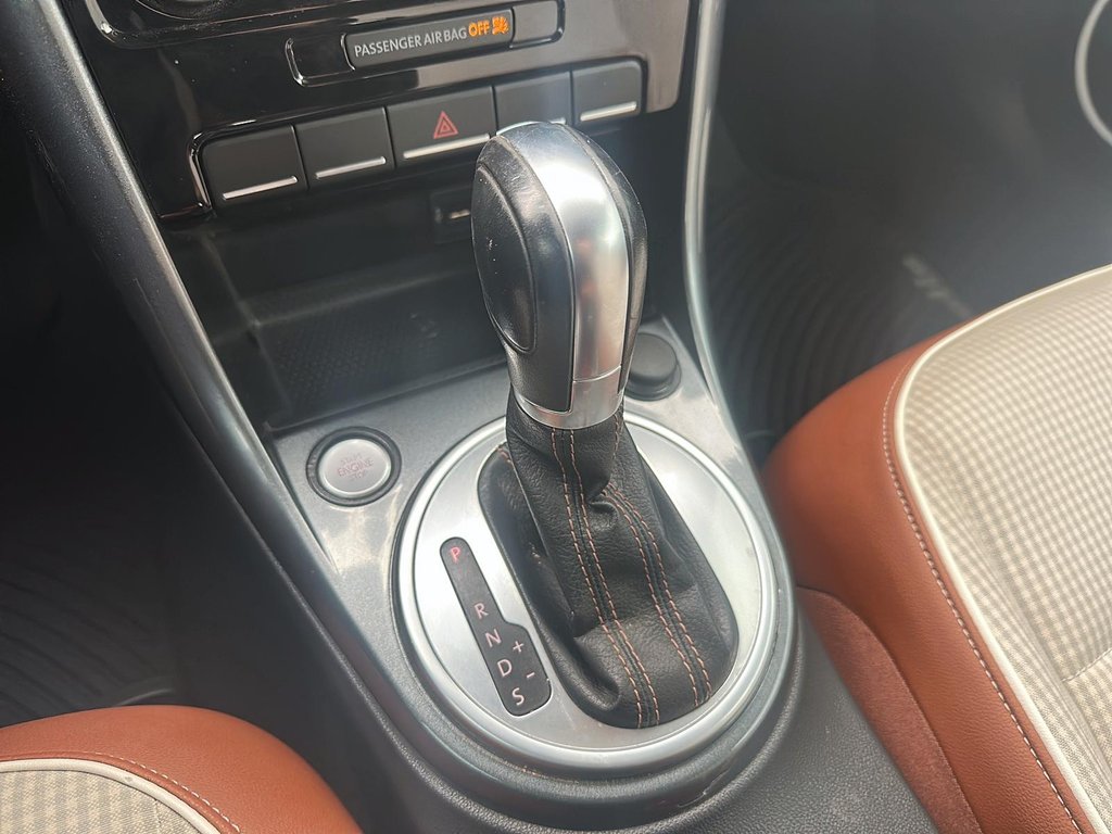 2017 Volkswagen The Beetle Convertible Classic 1.8T 6sp at w/Tip in Stratford, Ontario - 14 - w1024h768px