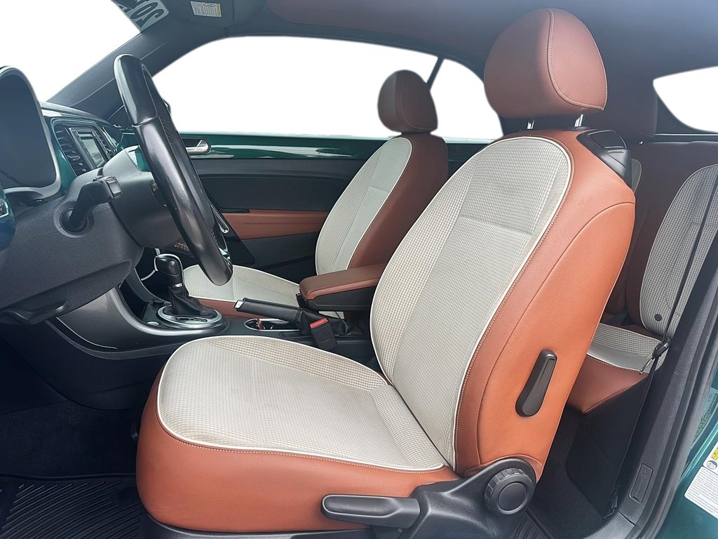 2017 Volkswagen The Beetle Convertible Classic 1.8T 6sp at w/Tip in Stratford, Ontario - 8 - w1024h768px