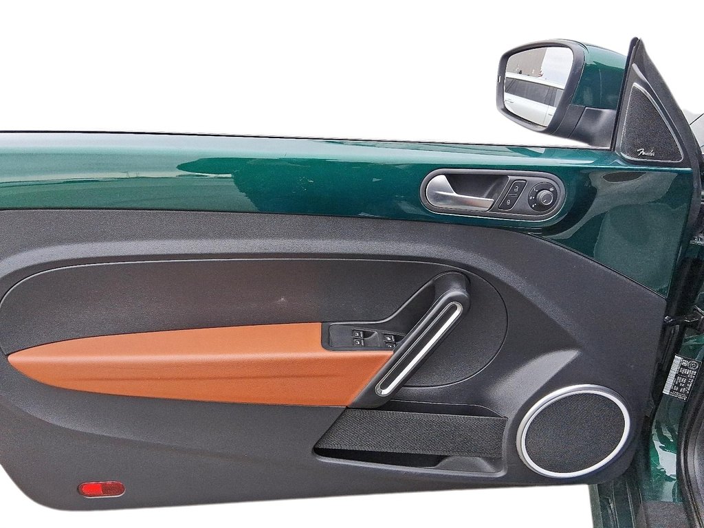 2017 Volkswagen The Beetle Convertible Classic 1.8T 6sp at w/Tip in Stratford, Ontario - 10 - w1024h768px