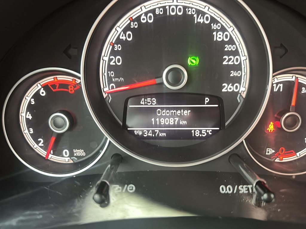 2017 Volkswagen The Beetle Convertible Classic 1.8T 6sp at w/Tip in Stratford, Ontario - 12 - w1024h768px