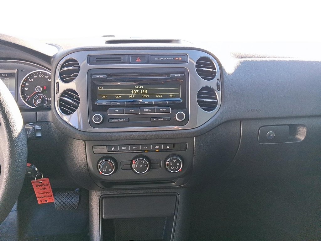 2013 Volkswagen Tiguan Trendline 6sp at Tip in Stratford, Ontario - 16 - w1024h768px