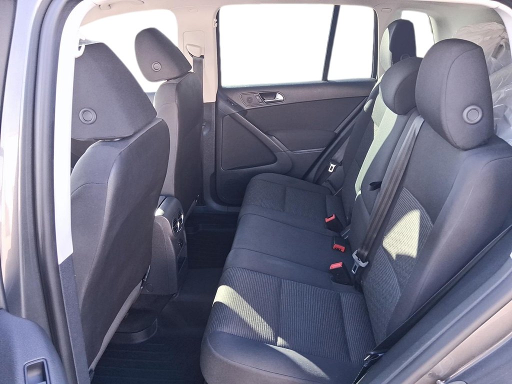 2013 Volkswagen Tiguan Trendline 6sp at Tip in Stratford, Ontario - 10 - w1024h768px