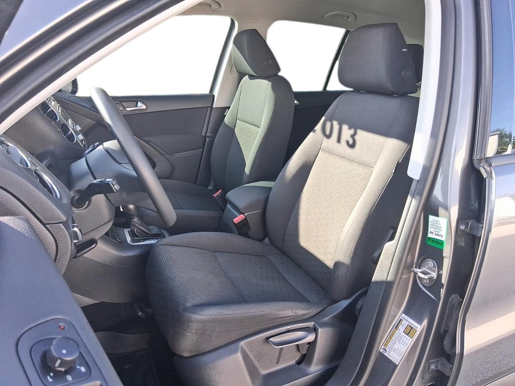 2013 Volkswagen Tiguan Trendline 6sp at Tip in Stratford, Ontario - 9 - w1024h768px
