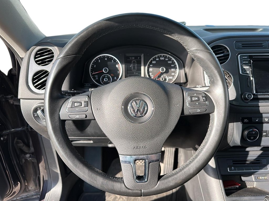 2016 Volkswagen Tiguan Trendline 2.0T 6sp at w/Tip in Stratford, Ontario - 11 - w1024h768px