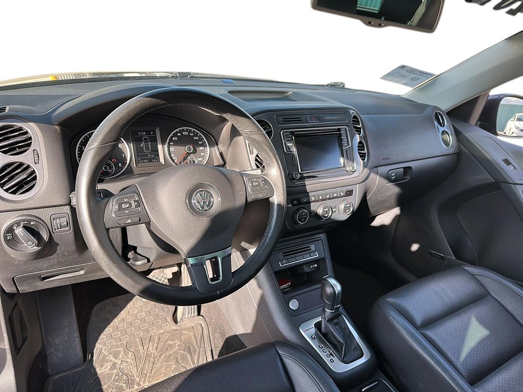 2016 Volkswagen Tiguan Trendline 2.0T 6sp at w/Tip in Stratford, Ontario - 9 - w1024h768px