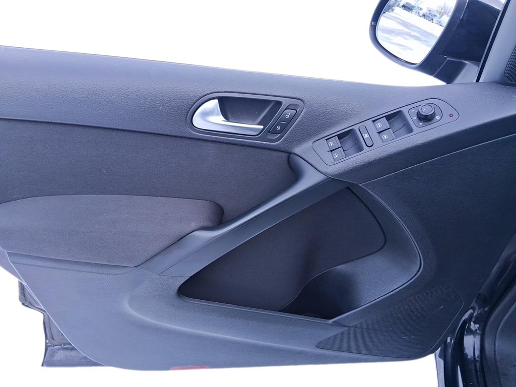 2016 Volkswagen Tiguan Special Edition 2.0T 6sp at w/Tip 4M in Stratford, Ontario - 13 - w1024h768px